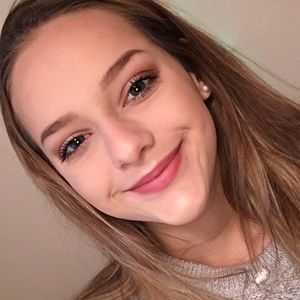 Meet your Posher, Michaela